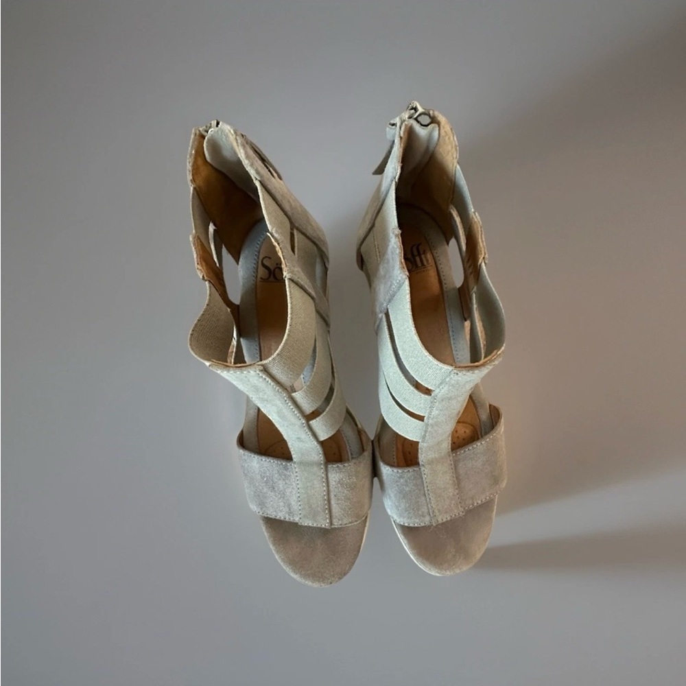 Soft Brand Women’s Gray Neutral Suede Strappy Block Heel Sandals 8.5 M - Picture 2 of 9